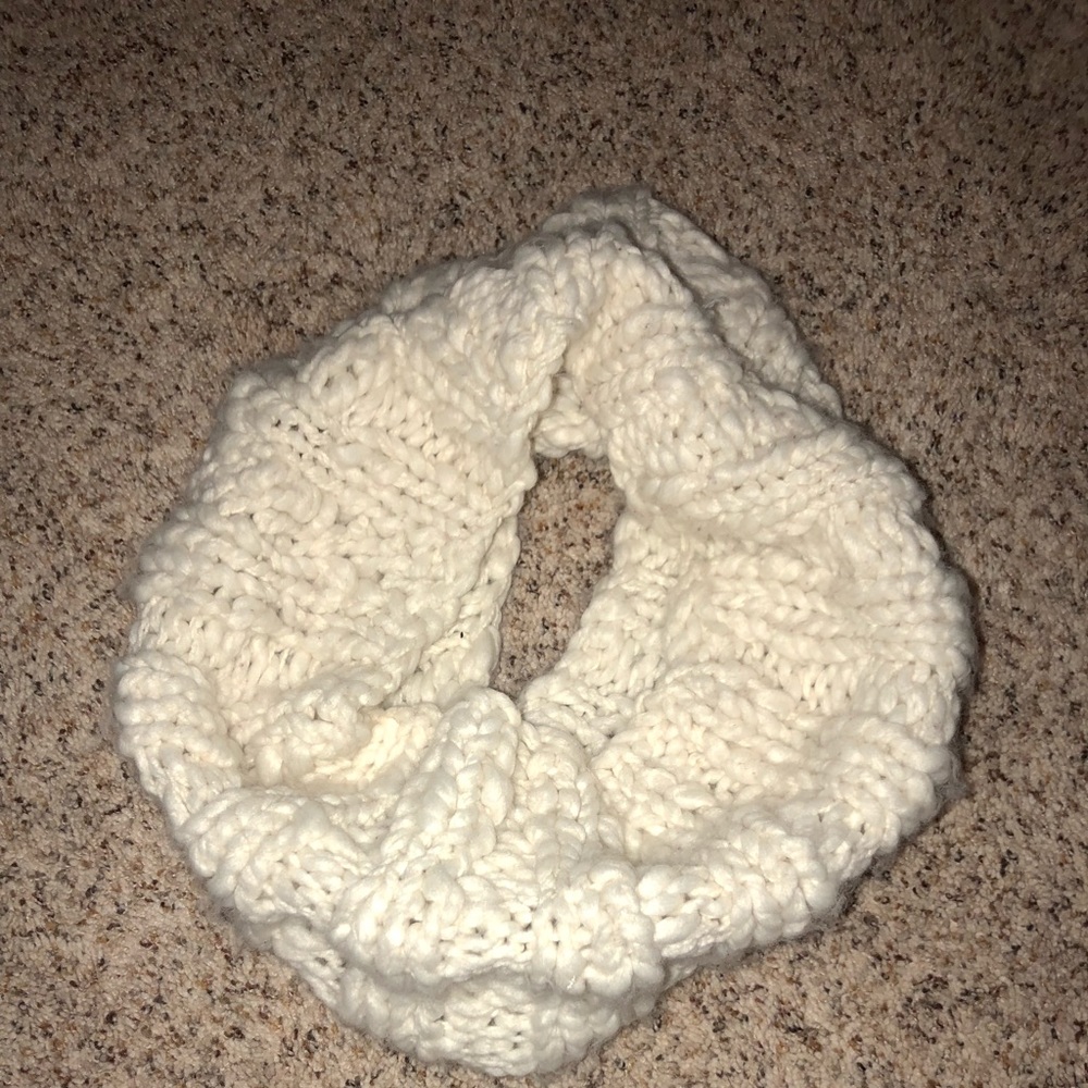 White American Eagle Infinity Scarf